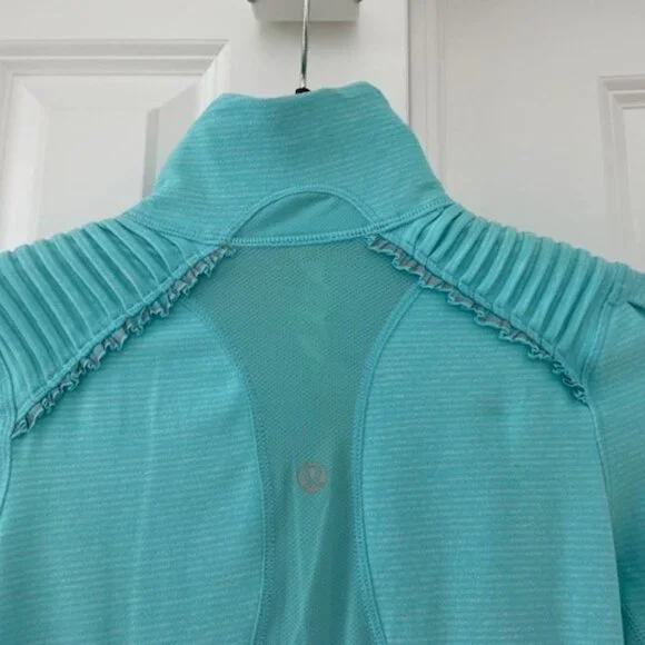 Lululemon Quarterzip Top - Sz 4 - Picture 5 of 10